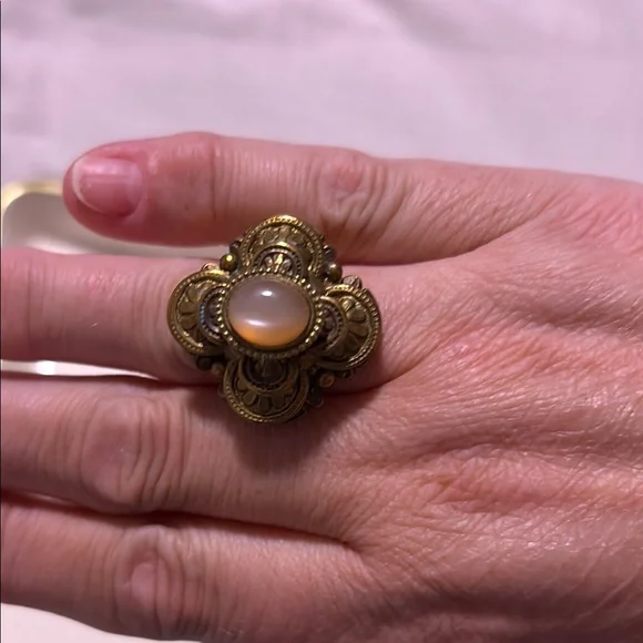 Vintage Inspired Antique Gold Gem Stone Statement Ring - Picture 1 of 4